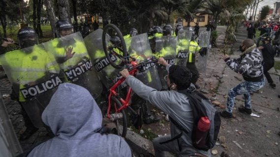 (Videos) Asciende a 12 la cifra de fallecidos durante las protestas en Bogotá por abuso policial