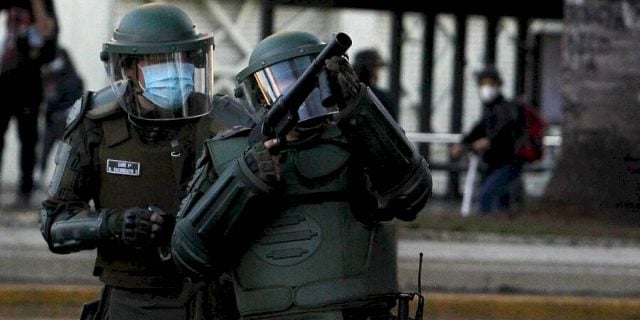 Menor fue hospitalizado tras recibir impacto de una bomba lacrimógena de Carabineros en su mandíbula