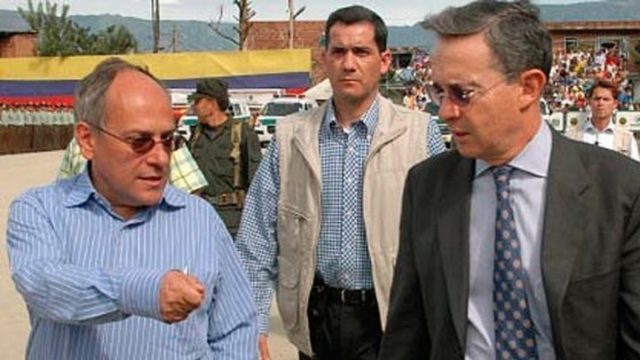 Colombia: Fiscalía desestima proceso contra hermano de Uribe por financiar paramilitares