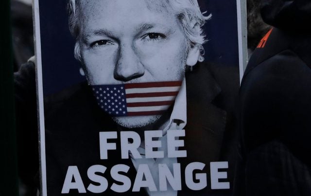 Juez británico posterga la audiencia de extradición de Julian Assange