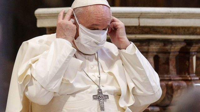 Papa Francisco da negativo al Covid-19 luego de que dos de sus cardenales resultaran contagiados