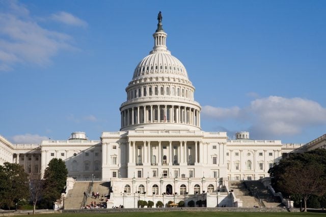 Controladores aéreos en Nueva York descubren audio que amenaza con estrellar un avión contra el Capitolio de EE.UU.