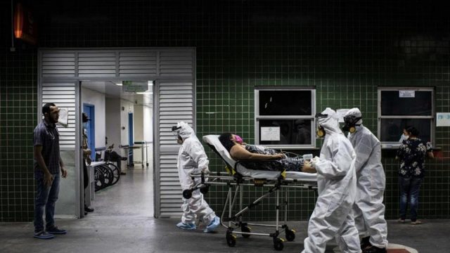 Brasil: Colapso sanitario obliga toque de queda de 24 horas en Manaos