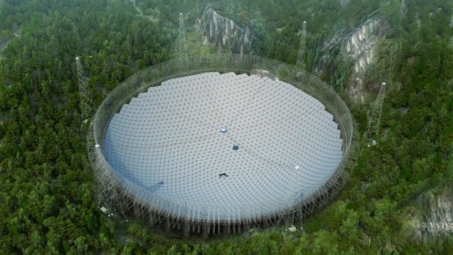 Un equipo chileno optimiza el radiotelescopio más grande del mundo ubicado en China