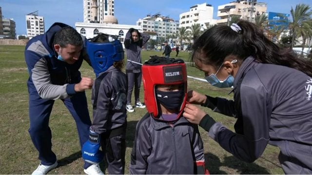 (Fotos) Inauguran sección femenina de boxeo en la Franja de Gaza