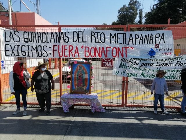 Manifestantes contra Bonafont se deslindan de acusaciones de robo; «la toma de la embotelladora, permanecerá», aseguran