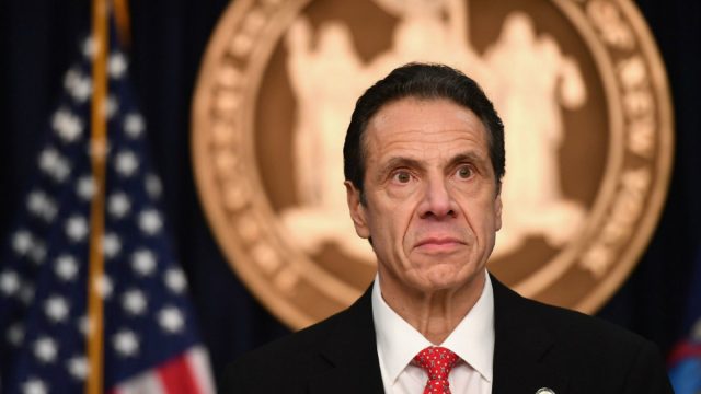 Joe Biden se mantiene al margen frente a las crecientes acusaciones contra el gobernador de Nueva York Andrew Cuomo