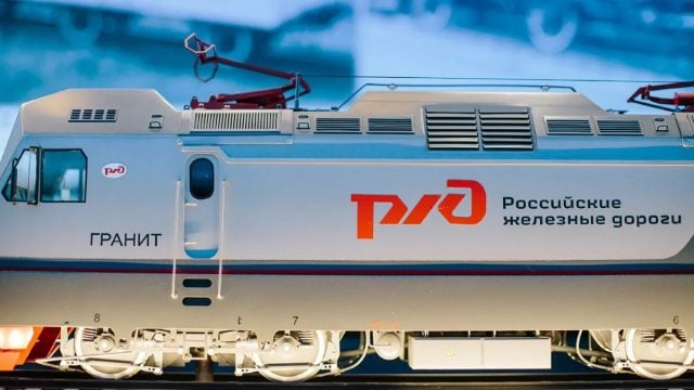 Ferrocarriles de Rusia se ofrece como alternativa ante el bloqueo actual del Canal de Suez