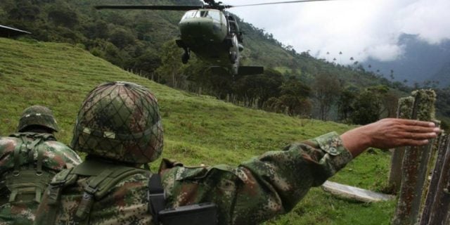 adolescente bombardeo ejército colombia