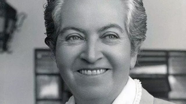 La carta de Gabriela Mistral a Salvador Allende: El humanismo, el antifascismo y espíritu por la paz que los unía