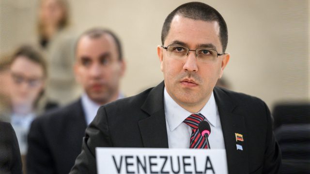 Venezuela exige a Colombia que proteja sus fronteras y «mantenga su guerra lejos de territorio venezolano»