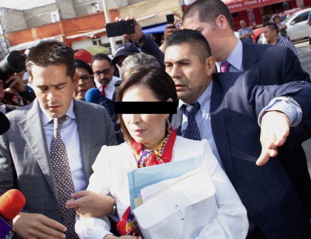 Rosario Robles, acudiendo a una audiencia en el reclusorio