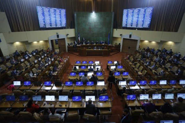 Cámara de Diputados habilita encuestas para deudores educativos y docentes en pandemia