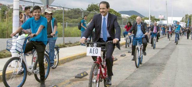 El rector en su laberinto