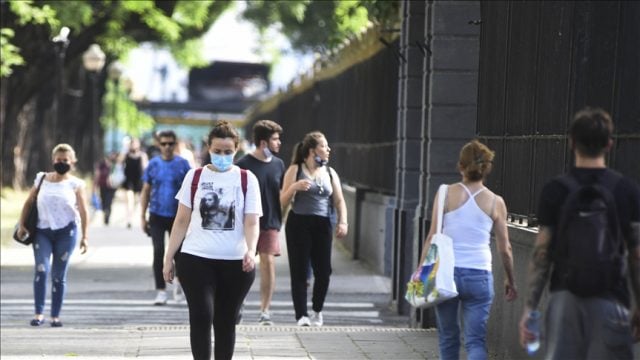 Argentina alcanza nuevo récord de contagios diarios de COVID-19