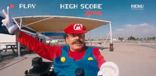 Armando Guadiana disfrazado de Mario Bros