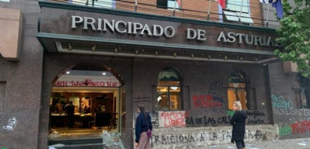 Caso Hotel Principado: Jueza vota en contra de encarcelamiento de jóvenes y afirma que no hay pruebas fehacientes de uso de bombas molotov