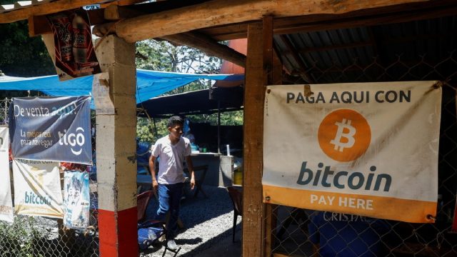 Partido opositor intenta sabotear la implementación del bitcoin en El Salvador