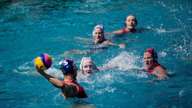 Equipo de waterpolo femenino de EE.UU. gana demanda por abuso y consigue indemnización