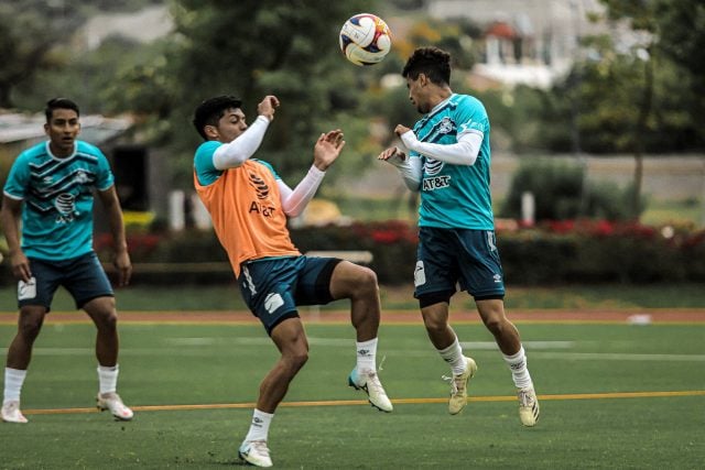 Club Puebla en entrenamiento antes de la contagiadera