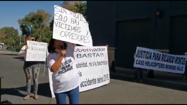 Manifestación por la detención de Ricardo Montiel en el helicopterazo de los Moreno Valle