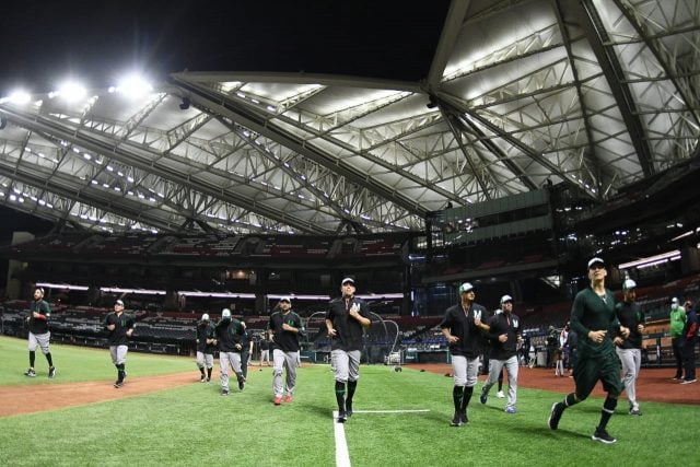 La selección mexicana de beisbol entrenando previo a que se detectara el brote de COVID-19