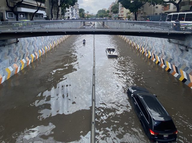 Intensas lluvias provocadas por onda tropical ocasionan inundaciones en Venezuela