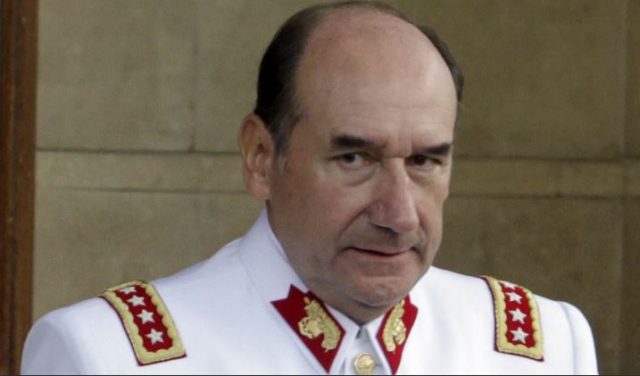 Fuente-Alba aseguró a la Fiscalía que amasó fortuna con «ahorros» acumulados «mucho antes de ser comandante en jefe», pero que no cuenta con sustento contable porque se incineró