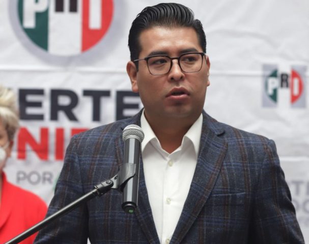 Néstor Camarillo, líder del PRI en Puebla, nos debe 1 mdp: coordinadores regionales