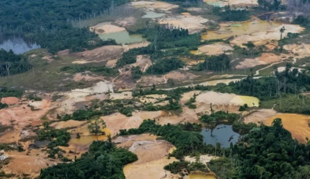 Minería ilegal aumentó un 495 % en tierras indígenas de Brasil