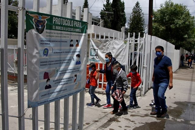 Se acumulan más de 30 amparos en Puebla para que menores de edad puedan recibir la vacuna contra la COVID-19