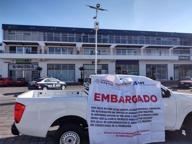 Embarga SAT plaza comercial ligada a José Juan Espinosa