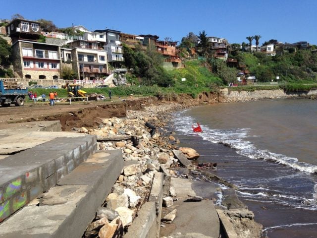 Estudio reafirma que en Chile existen bahías más sensibles a daños por los efectos de un tsunami