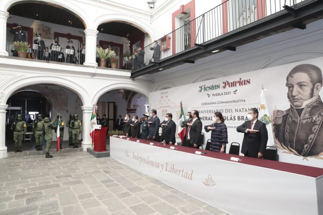 Plana mayor del Gobierno de Puebla oficia ceremonia en memoria de Nicolás Bravo, caudillo de la Independencia y opositor a Santa Anna