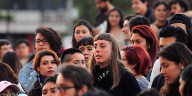 Estudio revela que el sentimiento de esperanza predomina en las mujeres respecto a la Convención Constitucional