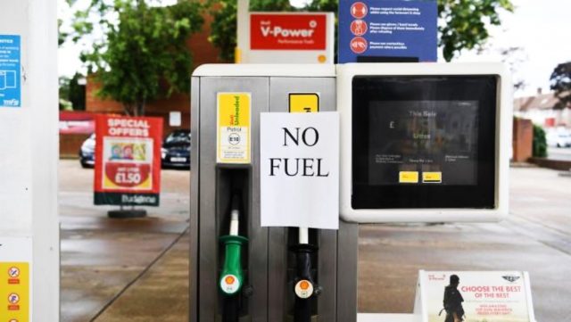 Crisis de la gasolina genera pánico en Reino Unido ante inminente escasez de productos