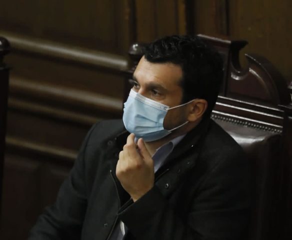 «Nadie en Chile está usando la violencia como forma de acción política»: El análisis de Jaime Bassa a dos años de la revuelta