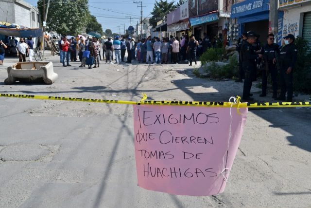 Vecinos de Xochimehuacan piden buscar “huachigas” casa por casa