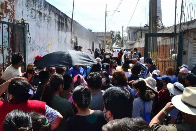 Vecinos de Xochimehuacán dicen no a «huachitúneles» y logran que revisen sus casas