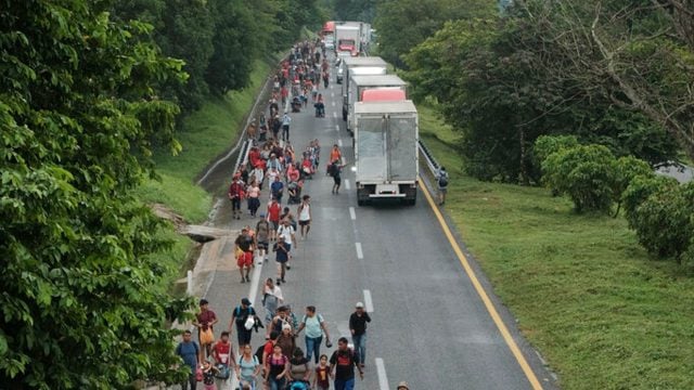 Avanza caravana rumbo a EU ya con sólo 500 migrantes