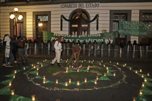 Barbosa rechaza persecución en Puebla por aborto