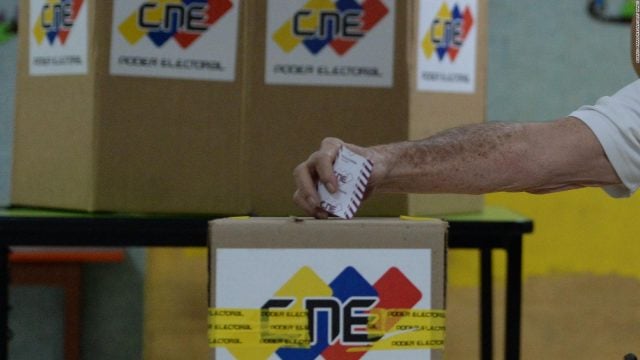 Entre 70 mil candidatos venezolanos eligen este domingo sus autoridades regionales y municipales