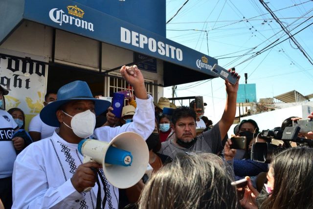 Habitantes de Xochimehuacan logran que se busquen tomas clandestinas, casa por casa