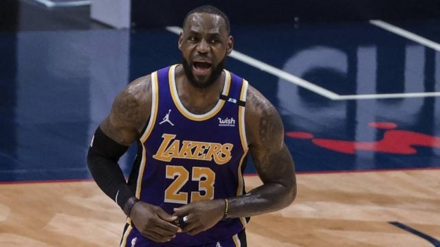 Basquetbolista LeBron James es puesto en aislamiento por protocolos de covid-19  en la NBA