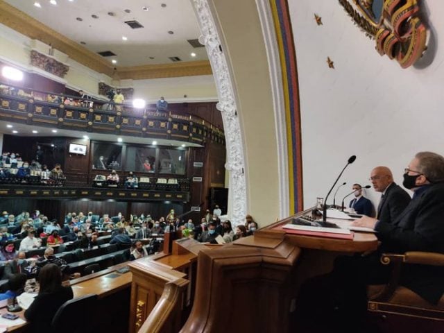 Parlamento de Venezuela reforma ley sobre el derecho de las mujeres a una vida libre de violencia