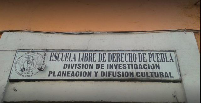 “Dos años después de intimidarme y hostigarme aceptaron el error”, celebra víctima de Escuela Libre de Derecho