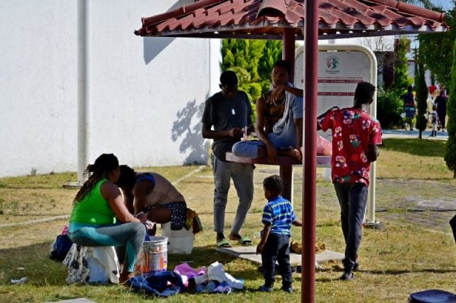 Los migrantes son negocio para la delincuencia, reflexiona académica de Upaep