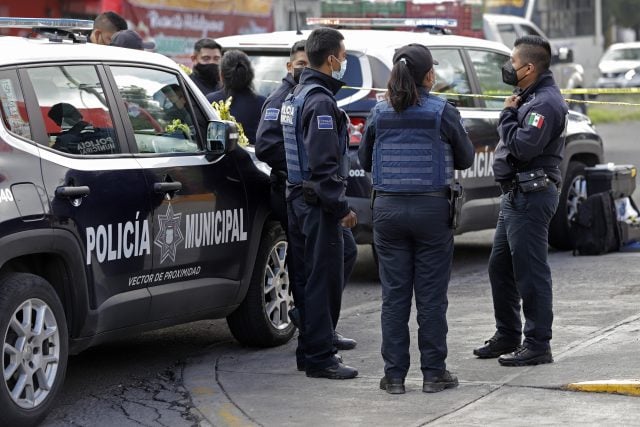 Policía