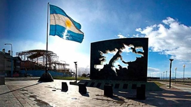 «Matones»: Argentina rechaza declaraciones de secretario de Defensa de Reino Unido sobre Islas Malvinas