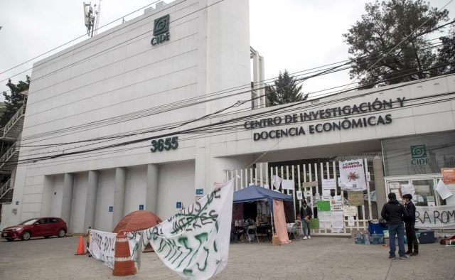 Estudiantes del CIDE denuncian “acto de autoritarismo” el cierre de asuntos jurídicos